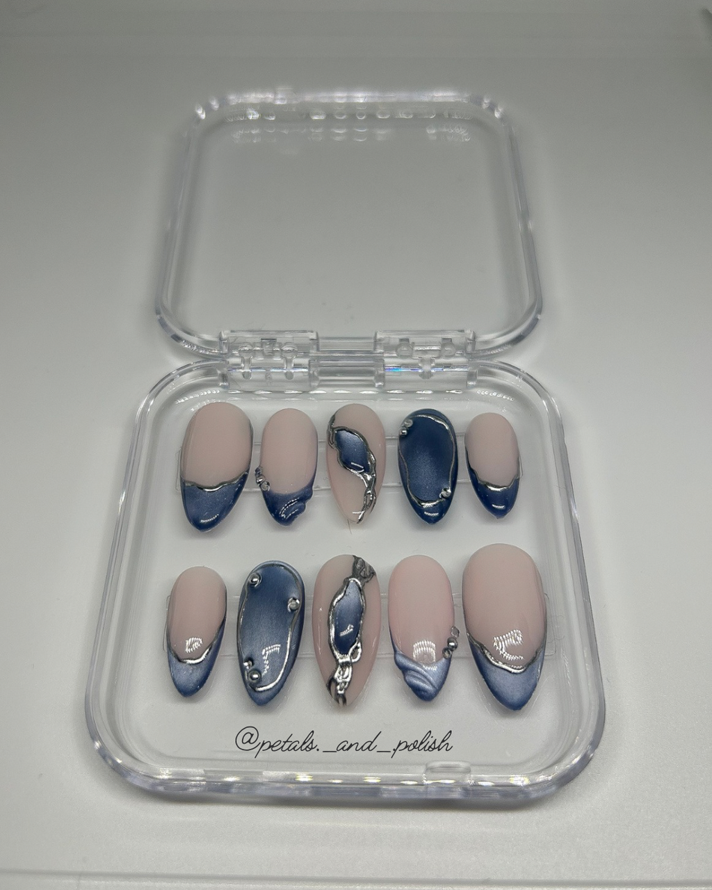Blue Cat Eye Nails