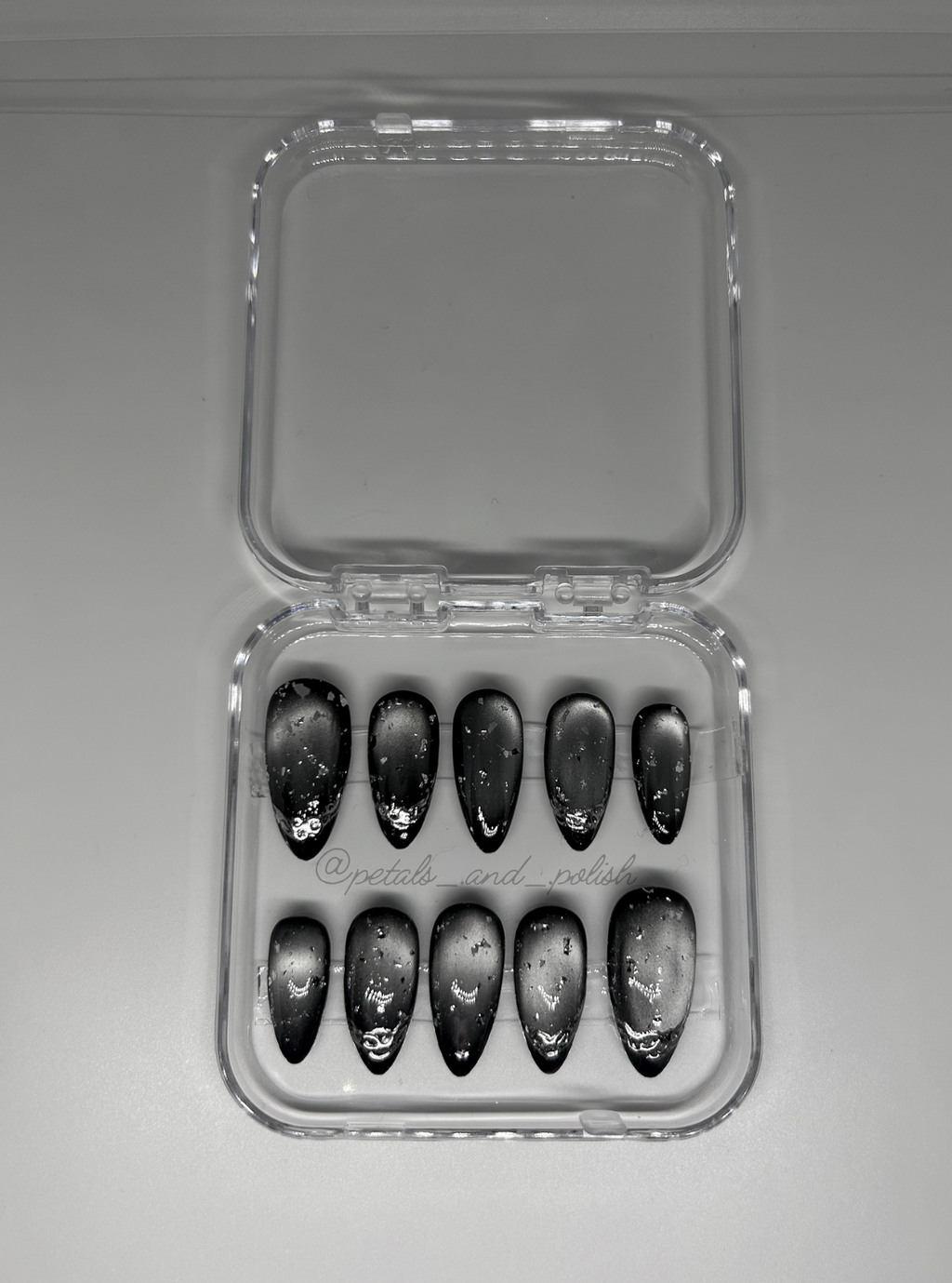 Silver Chrome Cat Eye Nails
