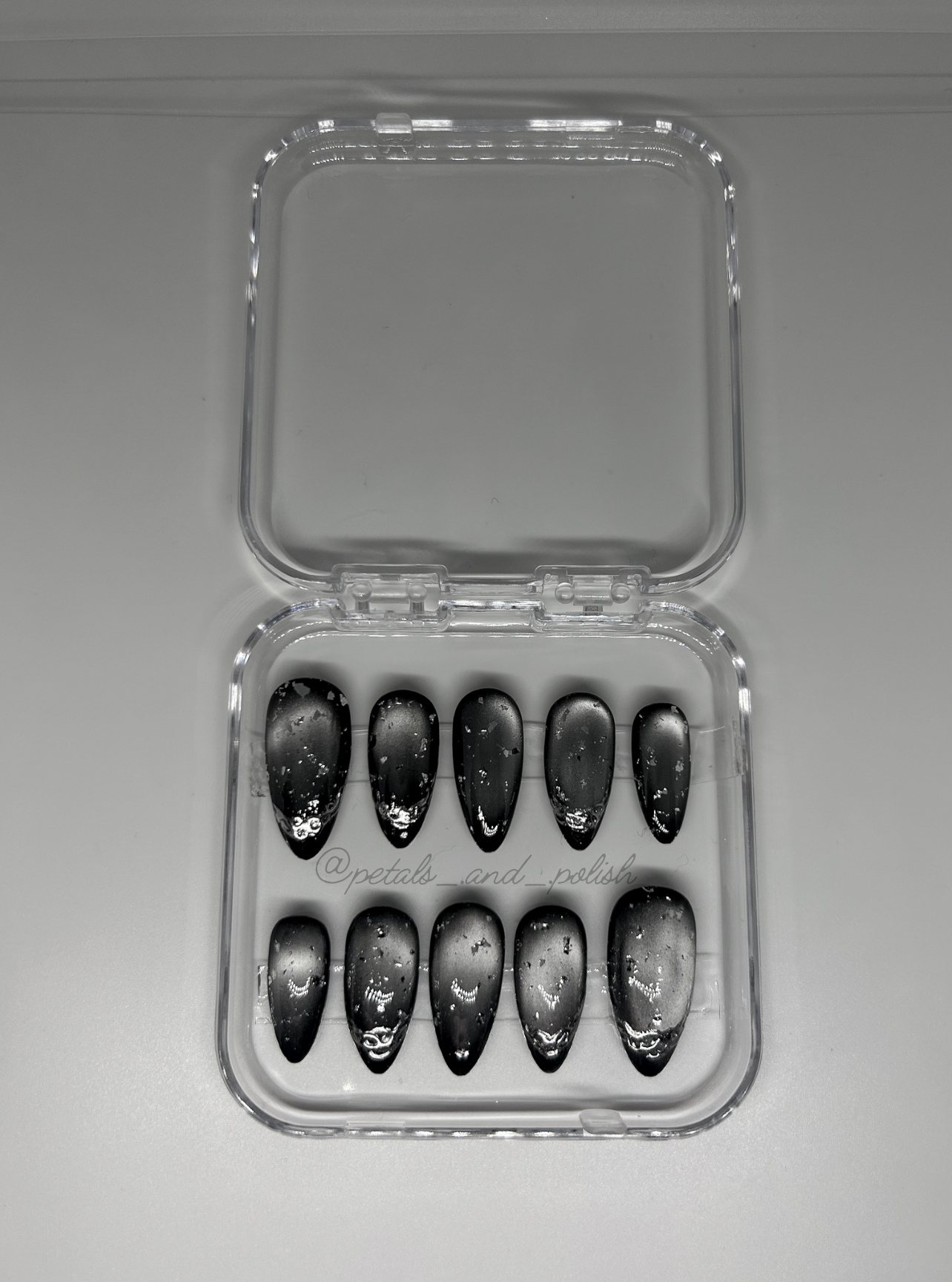 Silver Chrome Cat Eye Nails